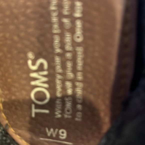 Tom’s red polka dot tweed - Picture 7 of 7